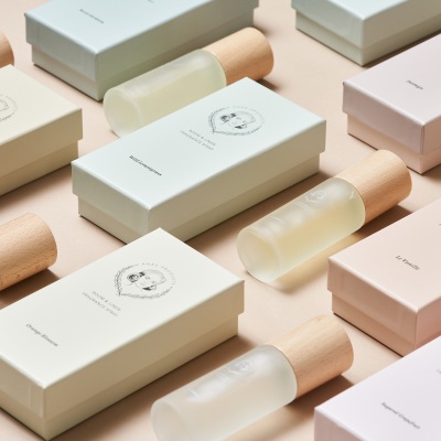 Skincare packaging shot in pastel tones. By Nick van der Touw.