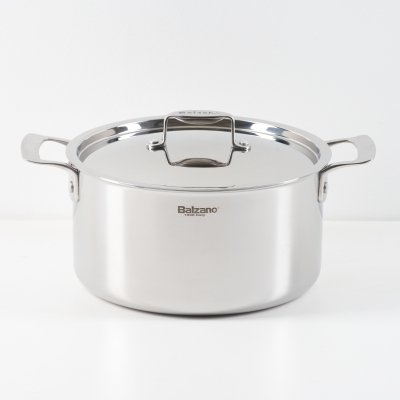 Product shot of a Balzano stainless stockpot. By Nick van der Touw.