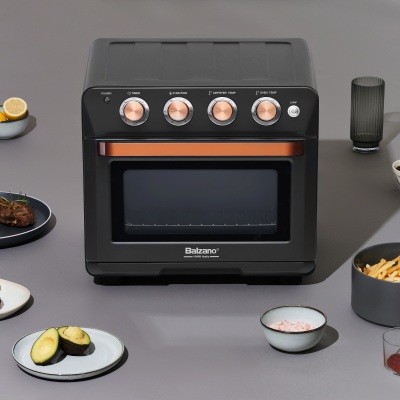 Product shot of a Balzano countertop oven. By Nick van der Touw.