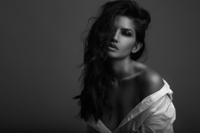 Studio portrait of Pilar with clean directional light. Cape Town photography by Nick van der Touw.