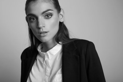 Studio portrait of Alexa in clean light. Cape Town portrait photography by Nick van der Touw.